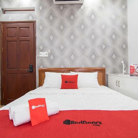 Reddoorz Plus @ Huynh Tan Phat Thành Pho Ho Chí Minh Esterno foto
