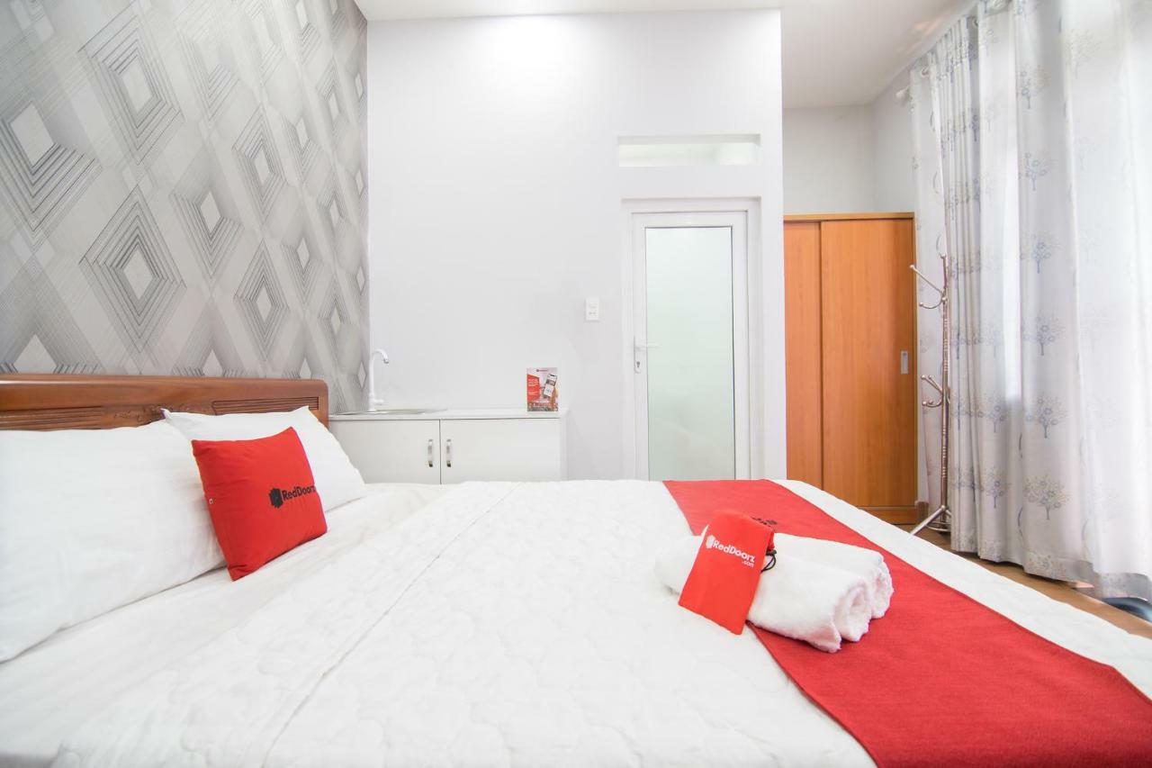 Reddoorz Plus @ Huynh Tan Phat Thành Pho Ho Chí Minh Esterno foto